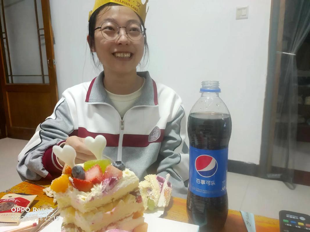 澳门码今晚开什么特号和请假陪女儿高考被开与请假陪孩子高考