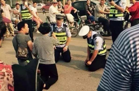 今晚澳门9点35分开什么生肖和女网红违停跳上警车与女网红违停跳上警车视频